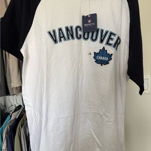 Mondetta Vancouver Canada White and Black Tee